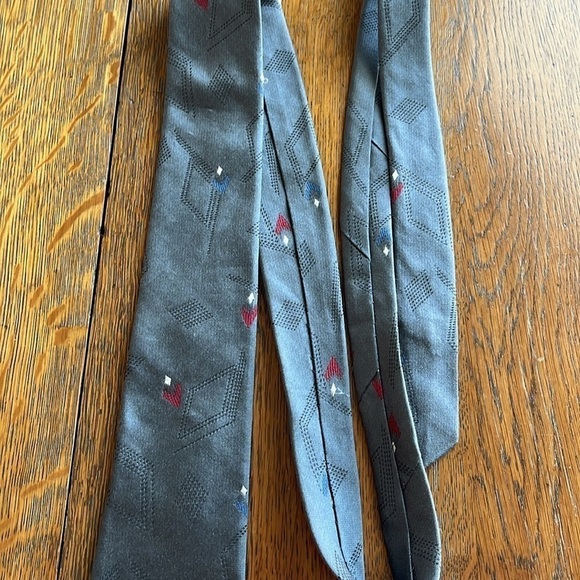 Bon Jour 100% Silk Tie Gray with Blue and Red Hearts Stitching Detail. - Picture 3 of 9